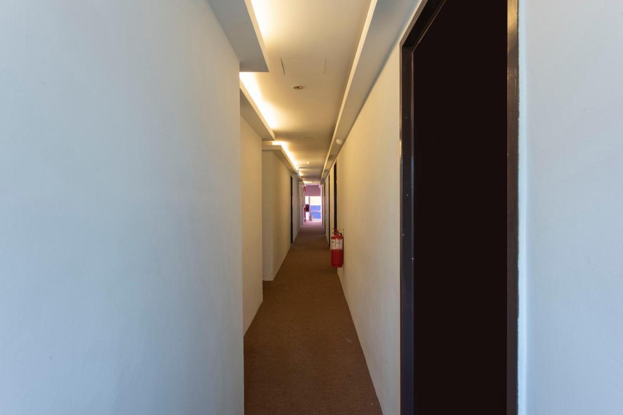 Oyo 90403 North City Hotel Johor Bahru Dış mekan fotoğraf